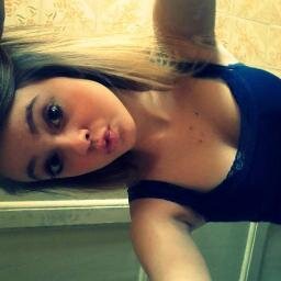 Parecia inofensiva mais te dominou ♛