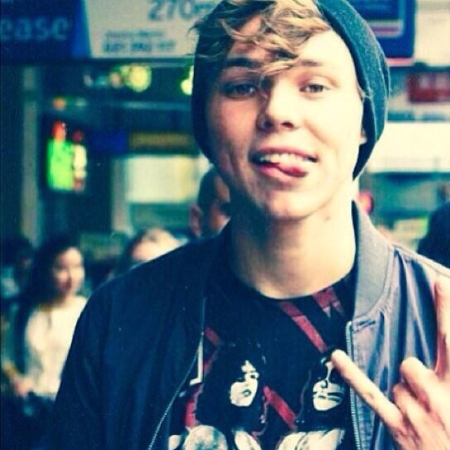 • i have this thing for bands • 0/4 •
