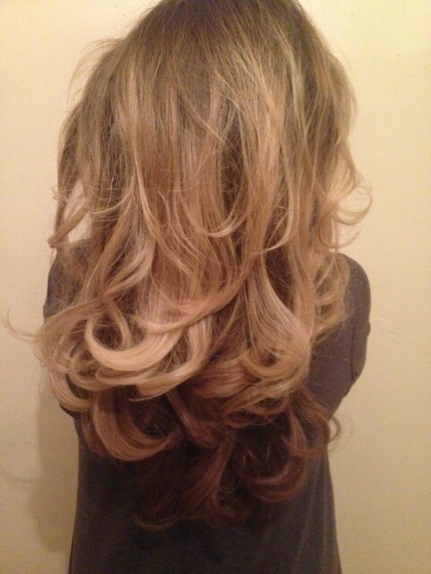 Mobile Hair dresser based in Chingford. Cutting, Colour, Brazilian Blow Dry. 
Contact me for details. @leanneaskell