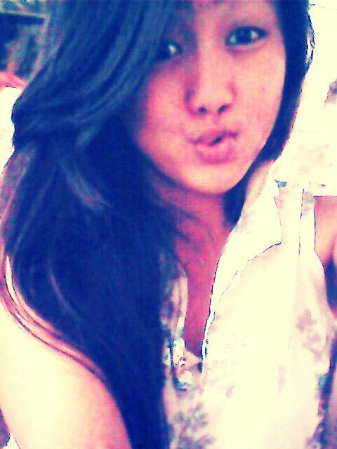 :) Follow me :) So Pasti Gua Follow Back (y) N jngan Lupa Just Mention ! :D