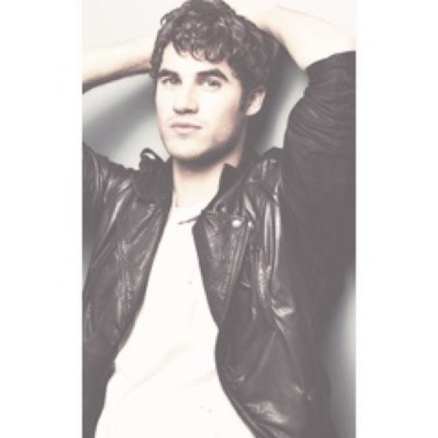 darren criss || 26 || bisex ||| http://t.co/tJdDaKfCgQ |||