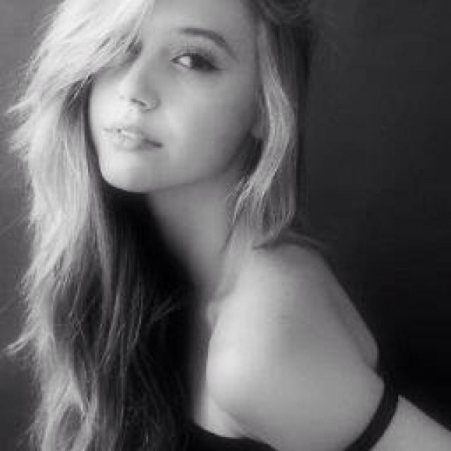 Alexis Ren • 16 • single