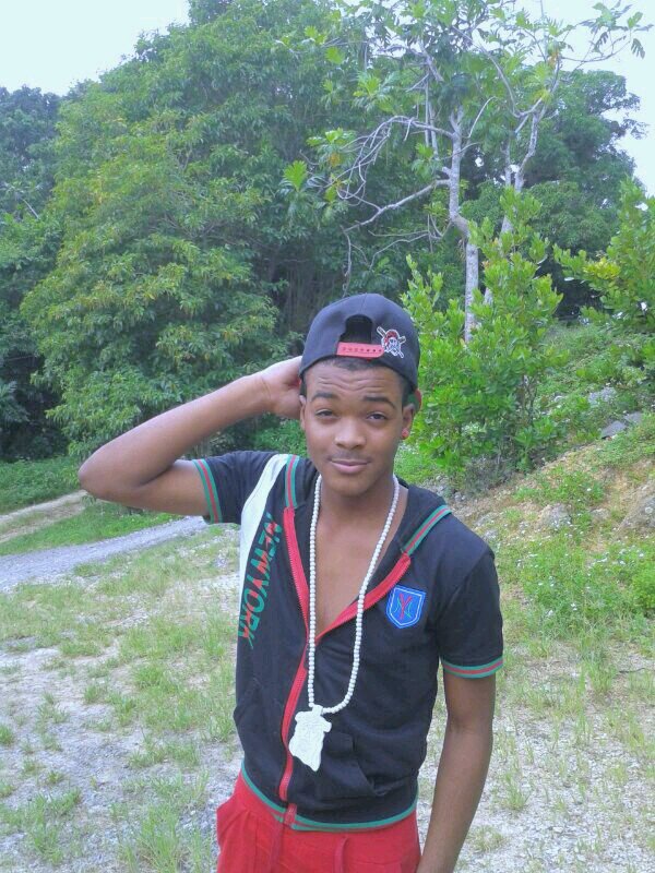 Je suis nouveau sur Twitter #Teamfoot #TeamOM #TeamRedstar #TeamGentil #FOLLOW ME ET JE TE FOLLOW BACK