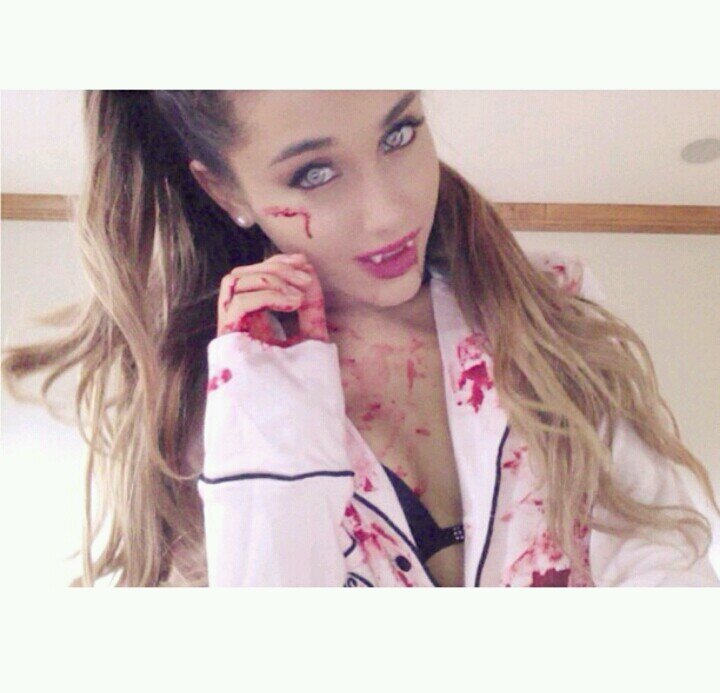 HEY I JUST GAVE YOU A FREE FOLLOW. YOU DONT NEED TO FOLLOW ME BACK BUT PLEASE FOLLOW @ARIANAARMY5EVA !!!! THANK YOU ♥