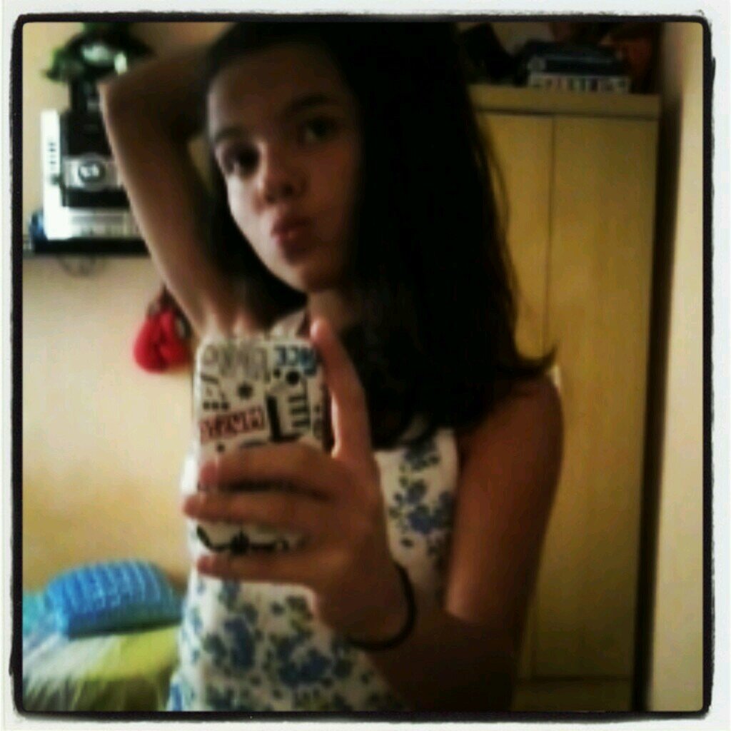Lovatic , Hooligan , Maluca,Palhaça,Séria, a menina que te faz sorrir...É sou eu rs'
