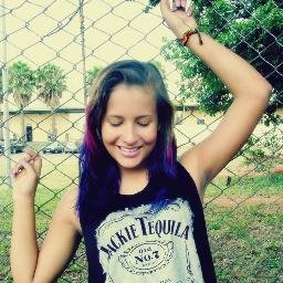 Mi nombre es Ludmylla soy brasileño y yo soy fan fanática de @Anahi  Bailarina y Anymaniaca - 16 anos ! MG '