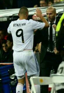 Cuenta no oficial de fans de Karim Benzema |   | El 19-12-1987 nació mi ídolo KB9.