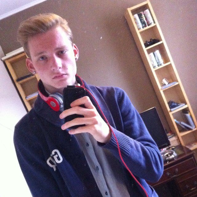 3 Stars 2 Words 1 Love , AJAX AMSTERDAM!    Heavy DuBsTeP is the way to go ! ;).   BBM : 260EBB25.   Wapp vraagmaar