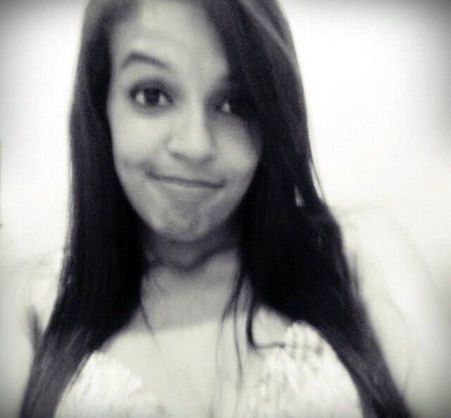 * Seja feliz e não se importe com as pessoas ao seu redor, elas não sabem METADE do que acontece com você.!.❤️