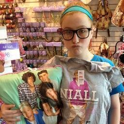 I love Nash, Cameron, Magcon Boys and One direction etc....