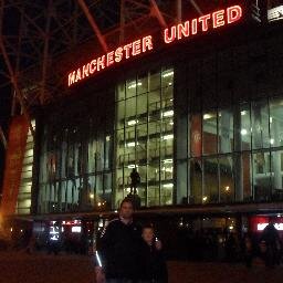 I love Football, sweat fifa, UNITED TILL I DIE, and I follow back;)..
