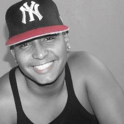 O tempo passa e um dia a gente a prende hoje eu sei realmente o que faz a minha mente eu vi o tempo passa e pouca coisa muda então tomei um caminho diferente ♪
