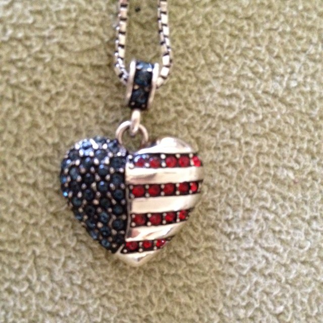 Love my family, country, the military, law enforcement and APPECIATE ALL who serve(d) in whatever capacity to protect us. Mom of veteran. CA