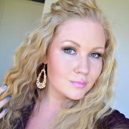 Wimperextensions  , schoonheidssalon balance2beauty , henna brow styling , gezichtsbehandeling , lash stylist van de maand augustus in Russian Volume
