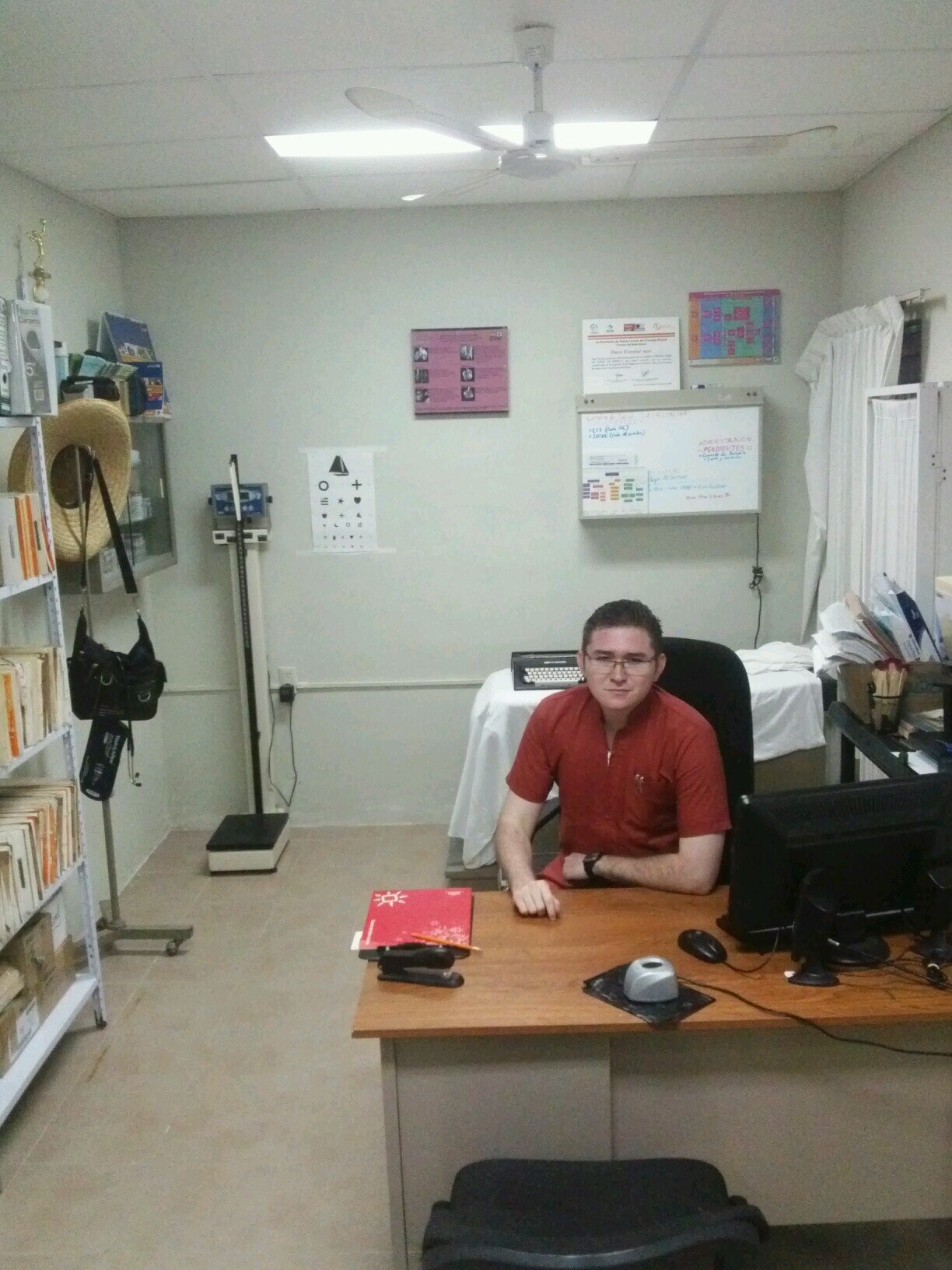 JulioArroyo_'s profile picture. Medico Pasante. Cantante, Casi Bajista. Escritor y Poeta. Loco. Extraño. Diferente y Unico. Carismatico y Buena gente.