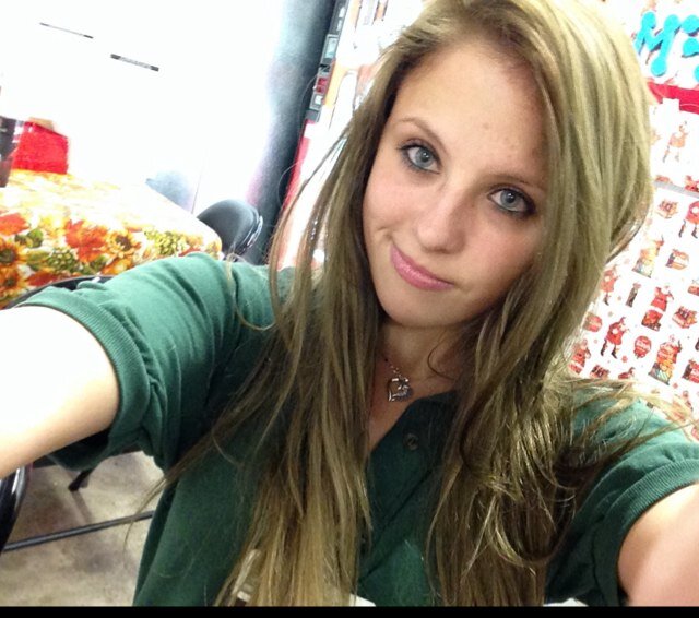 beckiiii44's profile picture. What to say? Im 25 i look 17 i have a cartoony voice! Im a very opinionated short young woman! I hate my retail job! I love my boyfriend! And im awesome!