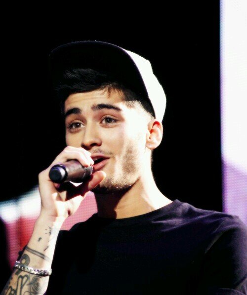 I gave you a free follow, please don't follow this account but follow --- @suckinzarry (: xx