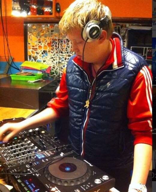16 jaar speler bij vv strijen B2 instagram : joefr12