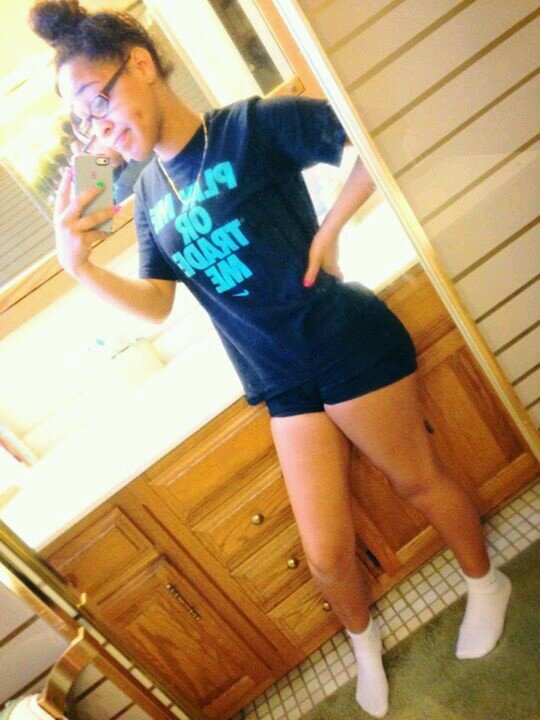 Im young bpopppy, Follow me I follow back. No hatin bitches (;