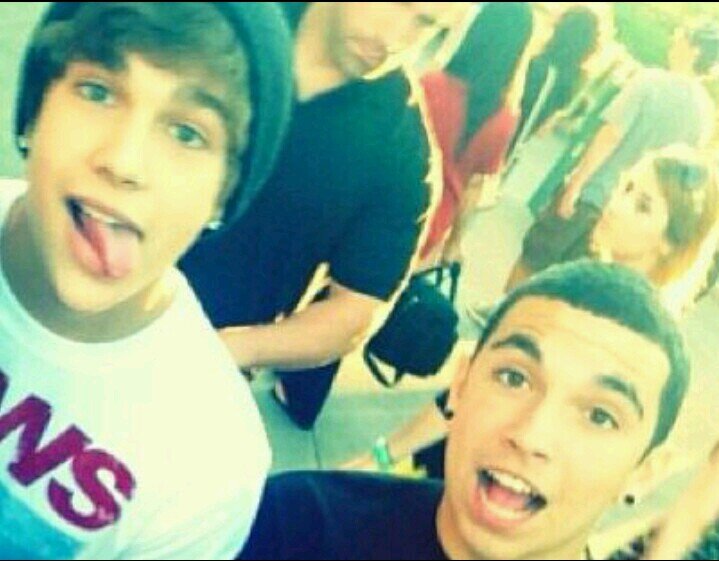 Follow my main account @ziall_cunt