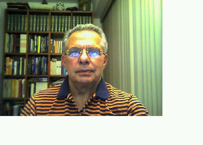 apostoles's profile picture. 