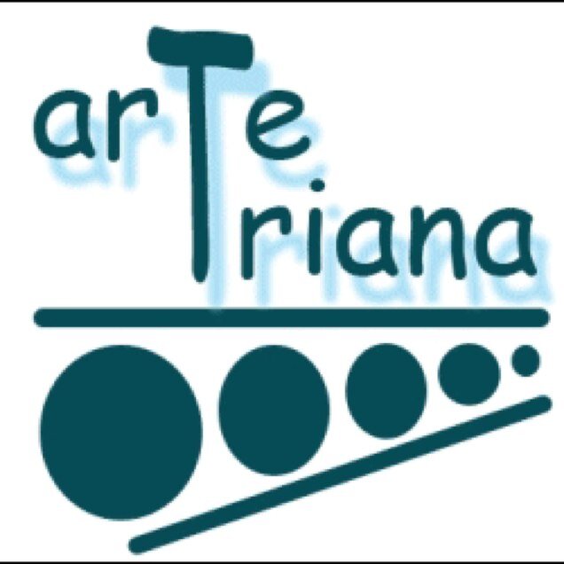 Todo tipo de artículos para Hermandades y particulares.
artetriana@hotmail.com