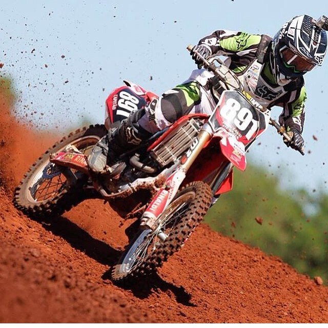 piloto da equipe honda sateliti itamaracá one raicing profissional de mx