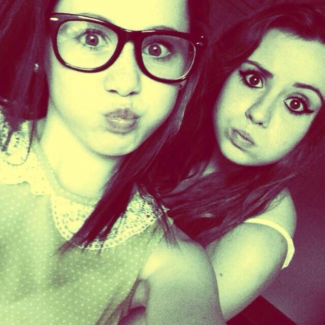 A smile is the prettiest makeup any girl could wear. Sorrel&Sadie. @PointlessSorrel @PointlessSadie