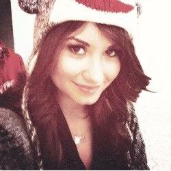 notasbylah's profile picture. you make me beautiful @ddlovato