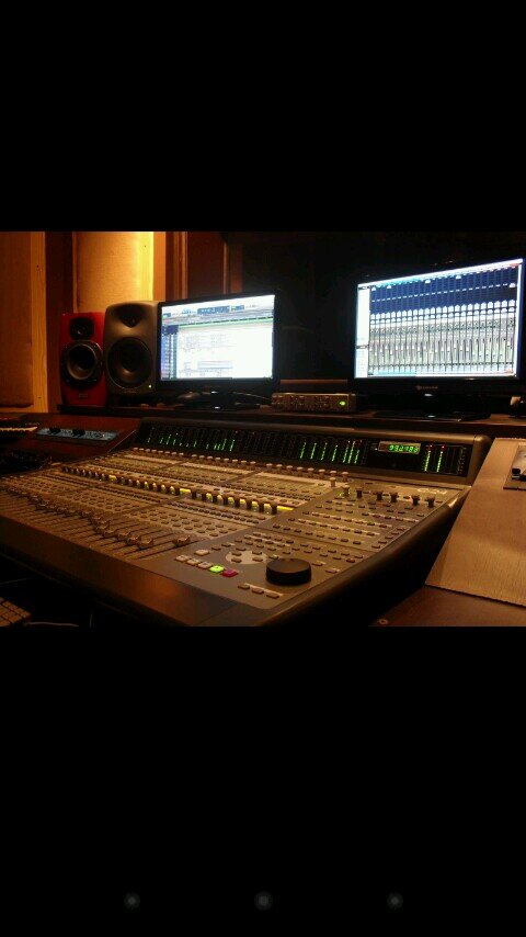 Estudio independiente de grabacion y producción musical, mandanos tu maqueta, buscamos nuevas promesas. Contacto: saifproducciones@gmail.com