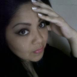 soy de esas personas que les gusta la vida!! que aunque a veces nos traen mil dilemas .. como cualquiera me levanto con fuerza 
...=)