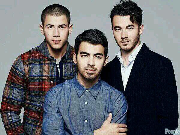Nick Jonas es el amor de mi vida, Joe Jonas es mi alegría, Kevin Jonas es el esposo de mis sueños. JONAS BROTHERS ALWAYS ♥
