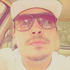 meu amor é teu, teu sorriso me faz sorrir.” since: 30out13