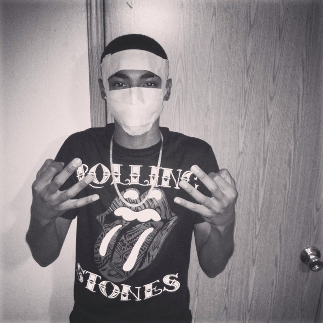 Smokin on this earth , fuckin on deez thots . 2.4.14. OBD KIK: @B3ZO_TR4G3DY