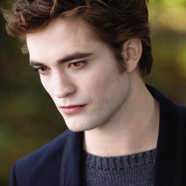 Vampire, husband and father. I will protect my family from anything. You're the most important thing. My wife is @HisBellaCullen_. My daughter is Nessie.