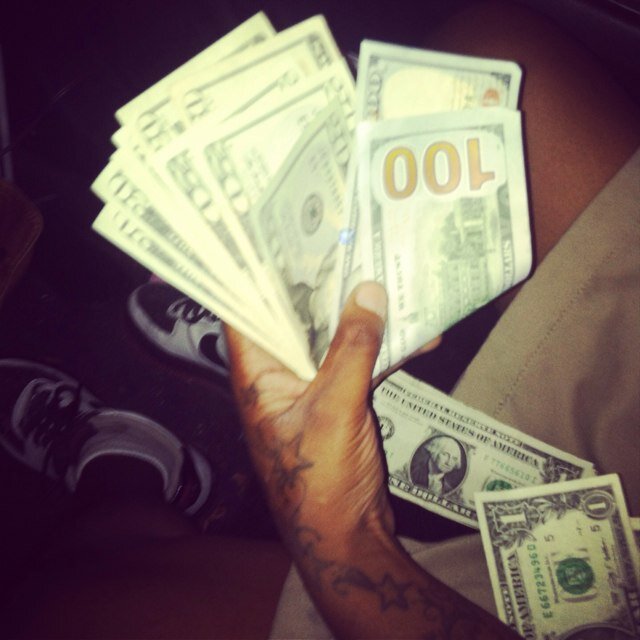 :Pot Smoker 
:The bitches call me Jiggy B
:Team Aries 
:Team Molly ^dnt judge me