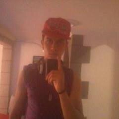 el.mas GrAndE admirador de las pequeñas o grandes mujeres isss sipi sipi jeje :* y amante de la music♫...♫ 100/100 entonaoooo dia y noche con los perceros:thyi