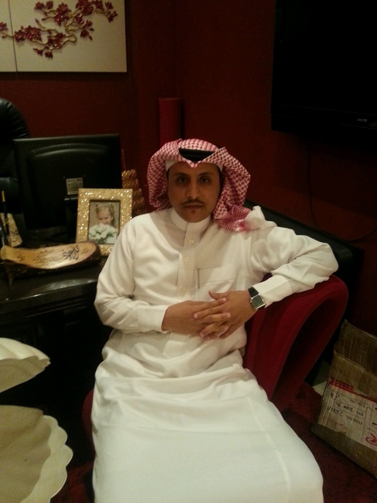 ‏‏اللهم أرحم والدي وأغفرله وأرزقه الجنه. وأحفظ والدتي وأطل بعمرها على طاعتك. ...رحم الله من كانت الأخلاق  والكرم والإبتسامة عنوان لحياته.(ابو بندر)