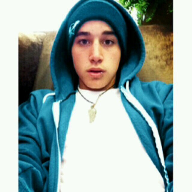 @sunshinebanieI followsback :) // The boys love you all! x