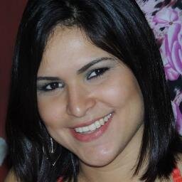 Sou como você me vê. Posso ser leve como uma brisa ou forte como uma ventania, Depende de quando e como você me vê passar.