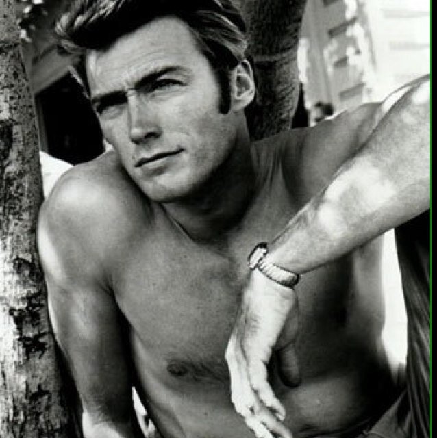 Riorevuelto__'s profile picture. Andábamos sin buscarnos pero sabiendo que andábamos para encontrarnos. Julio Cortazar