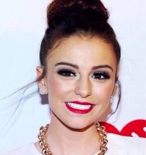 الحساب الاول العربي لعرض اخبار وصور وفيديوهات والخ.. للمغنية البريطانيه (Cher Lloyd) ❤️