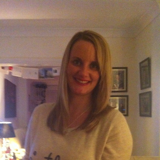 wife , daughter , sister , friend , cat lover , celebrity gossip queen , múinteoir x
