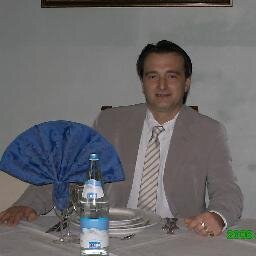 Amministratore Delegato, collezionista di euro, dollari e valute, padre