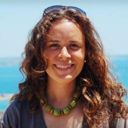Düşünür, liberal, okur, hayvansever, ressam, akademisyen.