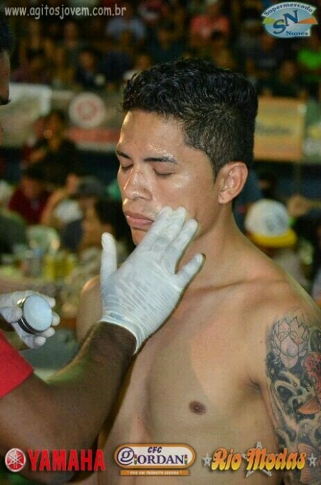 Jovem Atleta de MMA em Busca de seus sonhos Oss