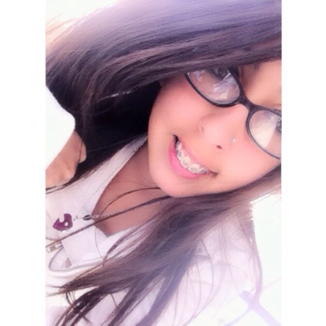 Kimberly. 15 yrs old. Weird. Sophomore. Directioner. Crushing. I know 4 languages. Muslim. Follow me.