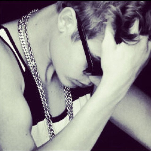 v0tef0rJB's profile picture. 