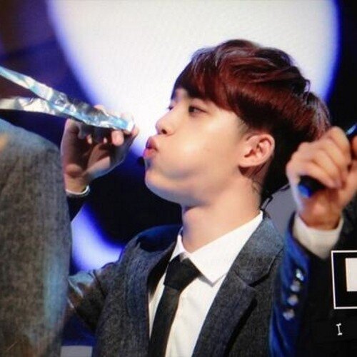 หวัดดีฮ่ะ ผม คยองซู เสียงหลักของ exo  ^ ^ ไม่ค่อยน่ารักเท่าไหร่ แต่ก็ทำให้คุณอบอุ่นได้นะฮ่ะ :) || คนนี้น้องสุดที่รักของผมนะ @Exo_KaiDo_Kyung ||