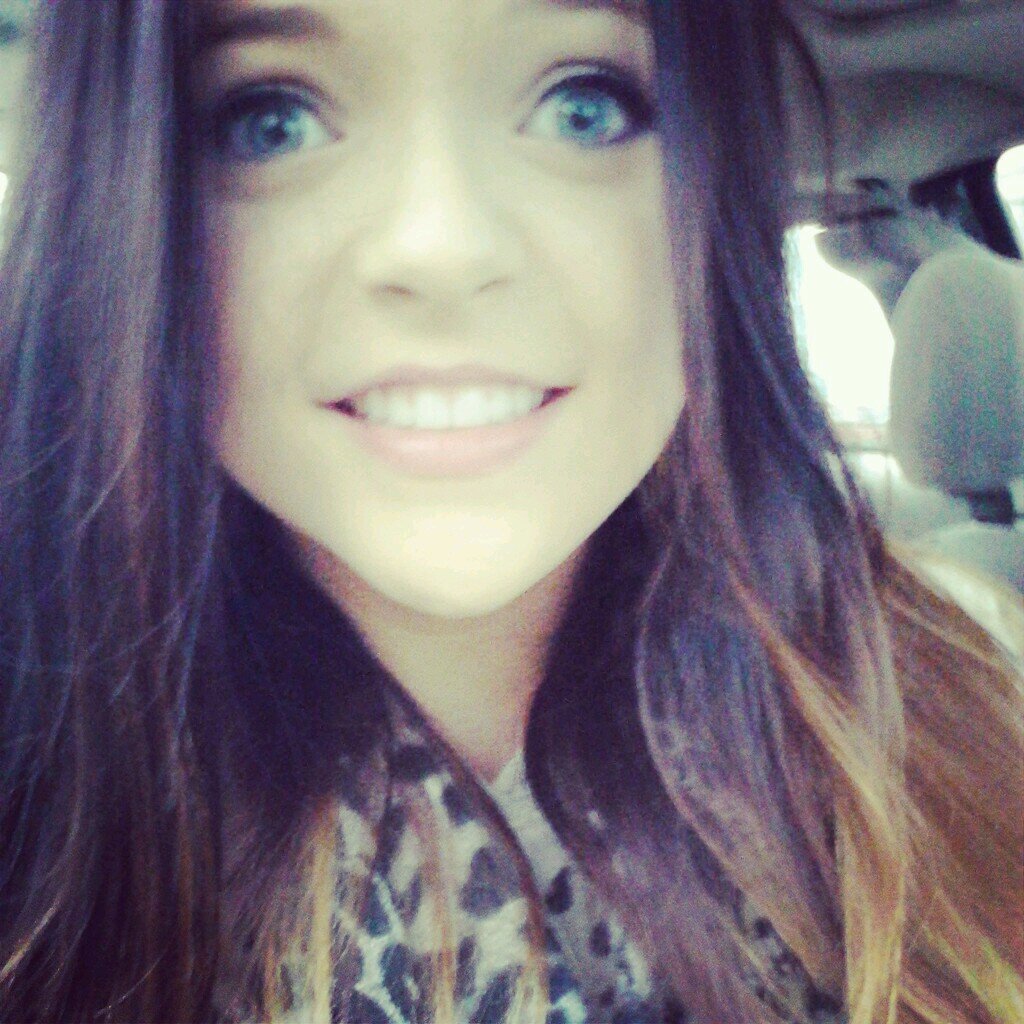 ThisKidHaley's profile picture. I like fishnets and short skirts;3